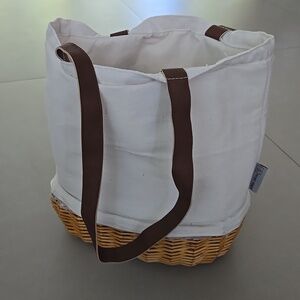Picnic Time Canvas & Wicker Tote Bag in White and Brown